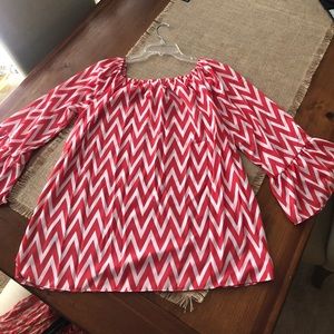 Size small chevron top